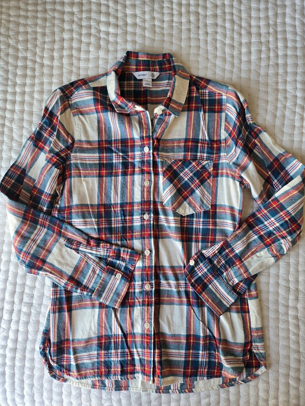 Old Navy Women's Cream, Red & Blue Plaid Button-Up Flannel Shirt Size Medium